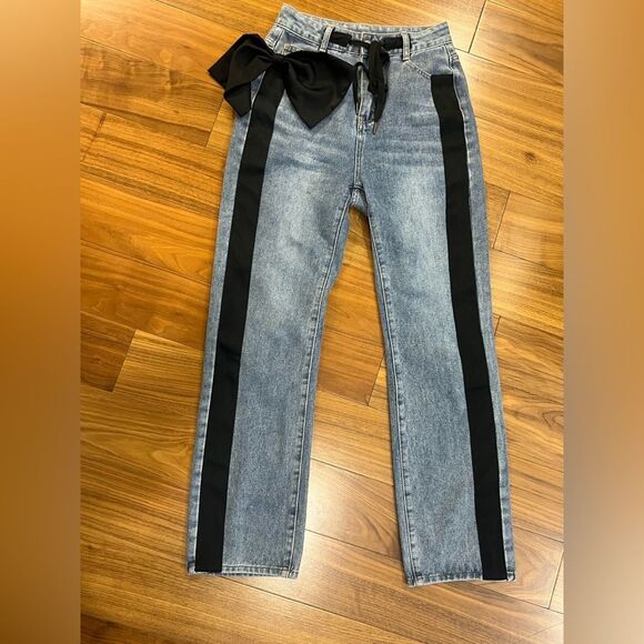 Micas womens black bow Jeans size S NWT - Picture 3 of 12